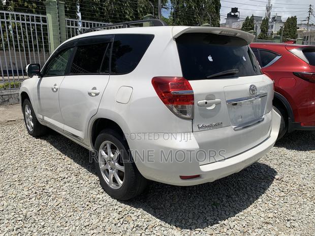 Toyota Vanguard 2018 White