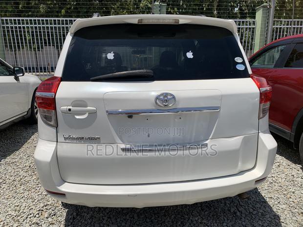 Toyota Vanguard 2018 White