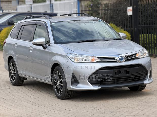 Toyota Corolla Fielder 2020 Silver