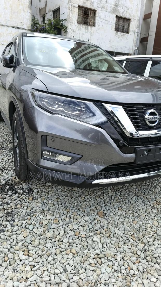 Nissan X-Trail 2.0 Petrol FWD 2019 Gray
