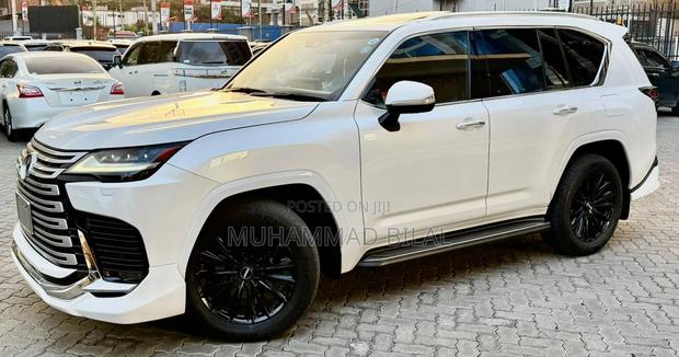 Lexus LX LX 600 2023 White