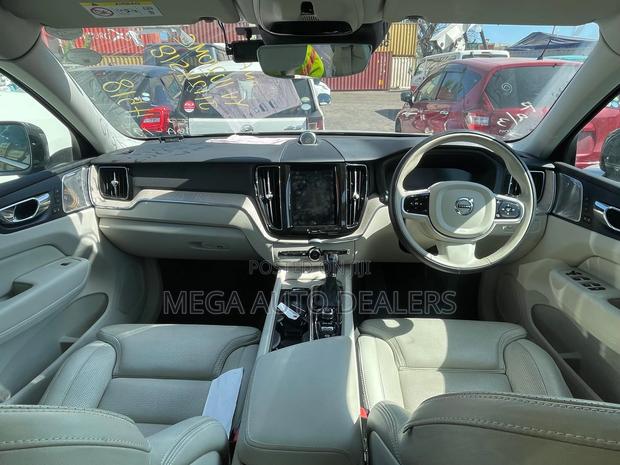 Volvo XC60 2018 Gray