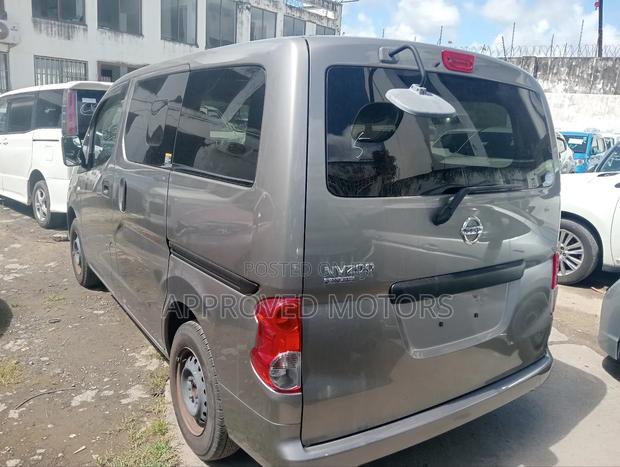 Nissan Caravan 2019 Gray