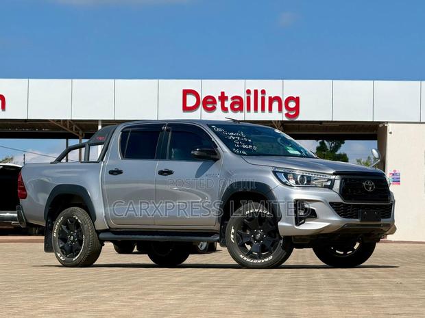 Toyota Hilux 2019 Silver