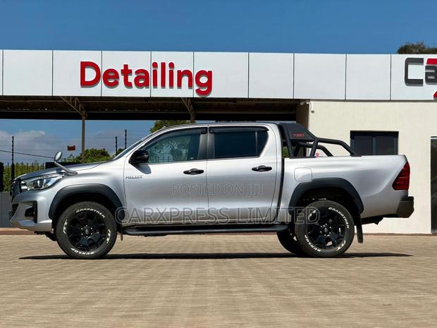 Toyota Hilux 2019 Silver