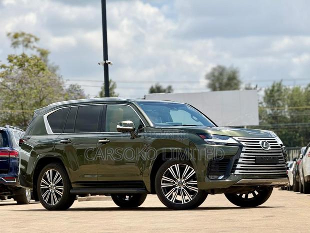 Lexus LX 2021 Green
