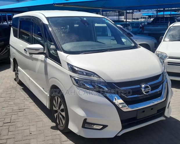 Nissan Serena 2018 White