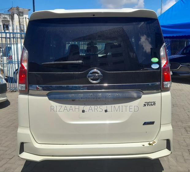 Nissan Serena 2018 White