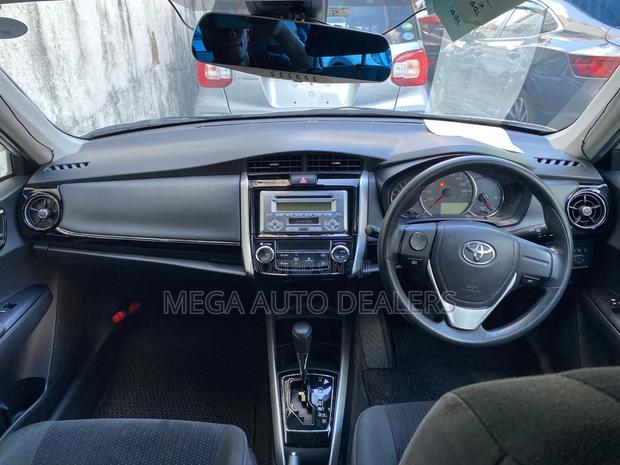 Toyota Corolla Fielder 2018 Silver