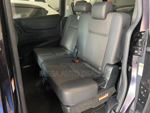 Toyota Sienta 2018