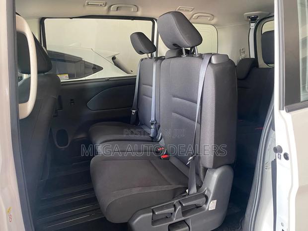 Nissan Serena 2018 White