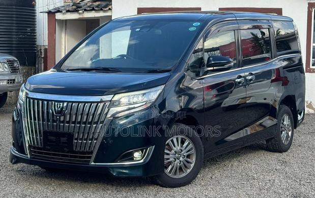 Toyota Esquire 2.0 FWD (8 seater) 2018 Black