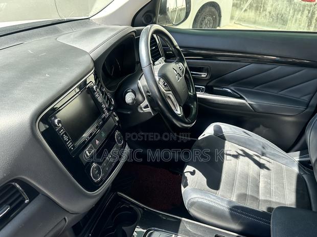 Mitsubishi Outlander 2.0 PHEV AWD 2019 White