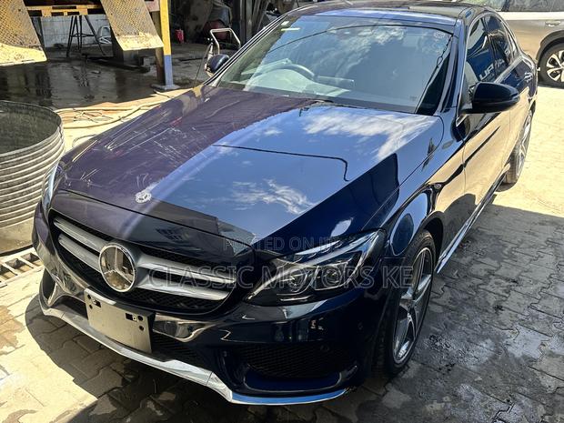 Mercedes-Benz C200 2018 Blue