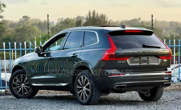 Volvo XC60 T5 Inscription AWD 2018 Gray