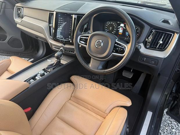 Volvo XC60 T5 Inscription AWD 2018 Gray