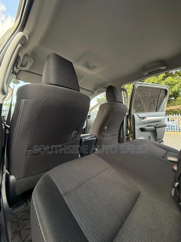 Toyota Hilux 2.4 Diesel 2020 Brown