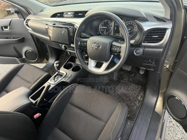 Toyota Hilux 2.4 Diesel 2020 Brown