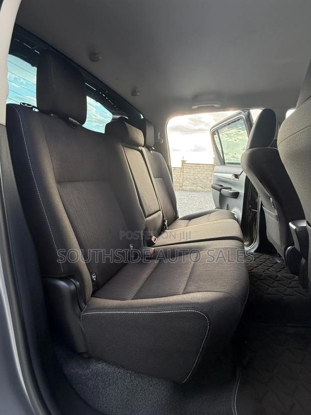 Toyota Hilux 2.4 Diesel 2020 Brown