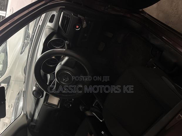Suzuki Swift 2018 Brown