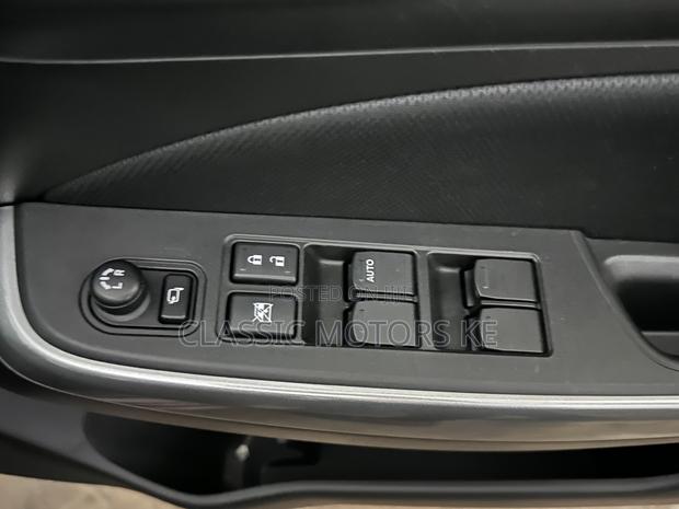Suzuki Swift 2018 Brown