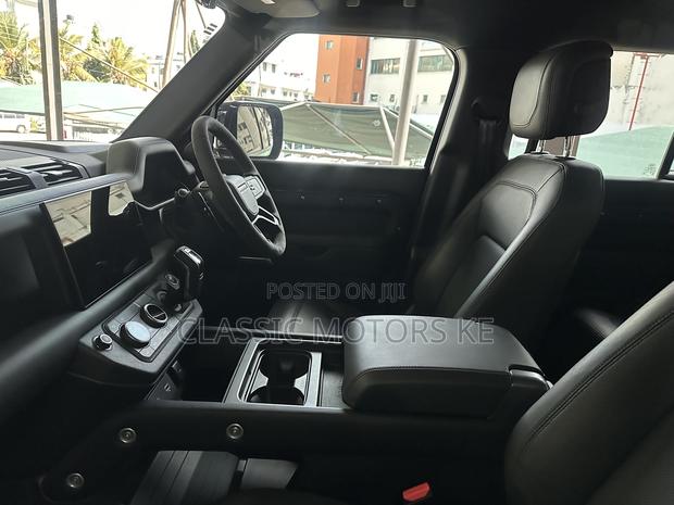 Land Rover Defender V8 2022 Gray