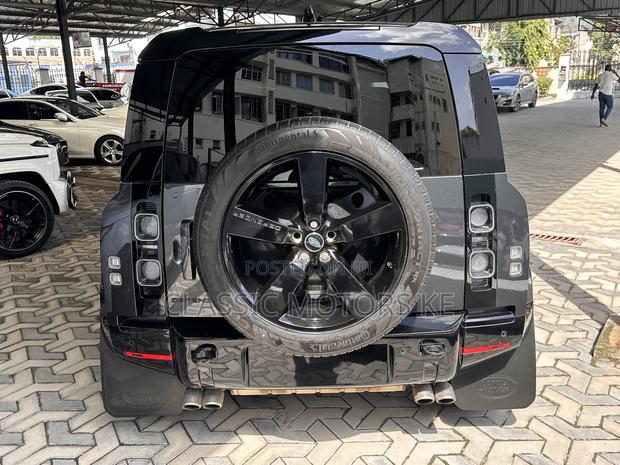 Land Rover Defender V8 2022 Gray