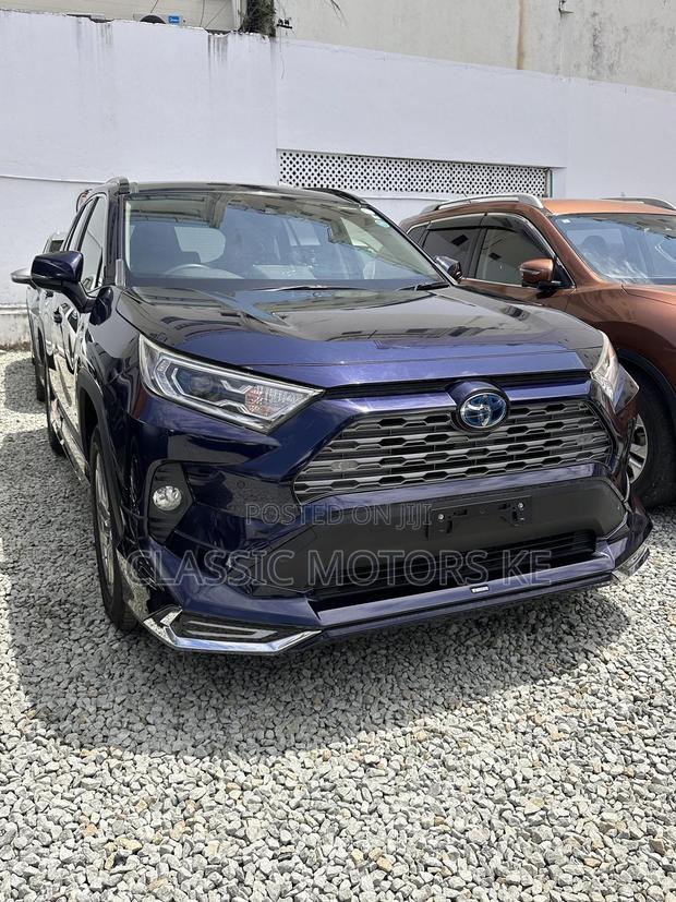 Toyota RAV4 Hybrid 2020 Blue