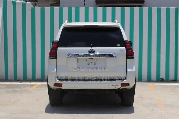 Toyota Land Cruiser Prado 2.8 2019 White