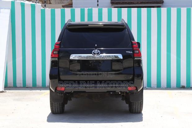 Toyota Land Cruiser Prado 2.8 2018 Black