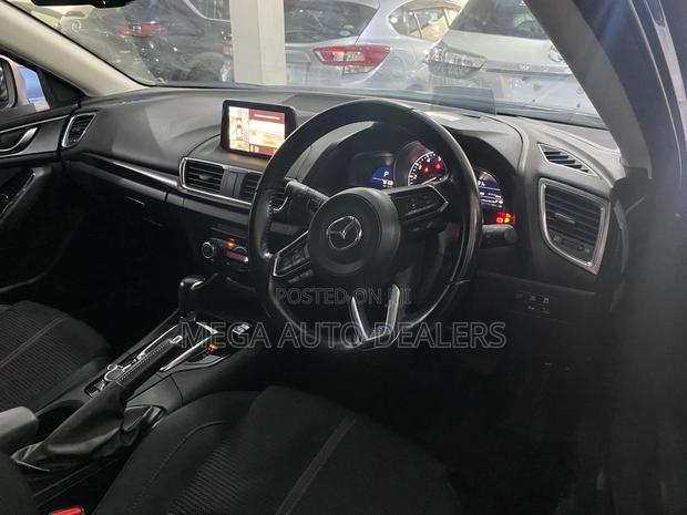 Mazda Axela 2018 Blue