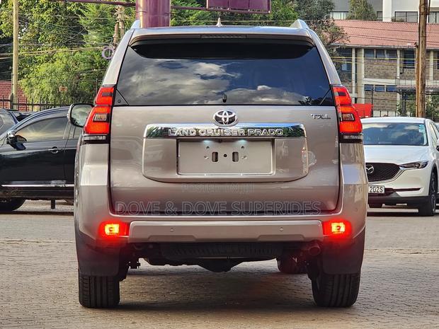 Toyota Land Cruiser Prado 2.8 2021 Brown