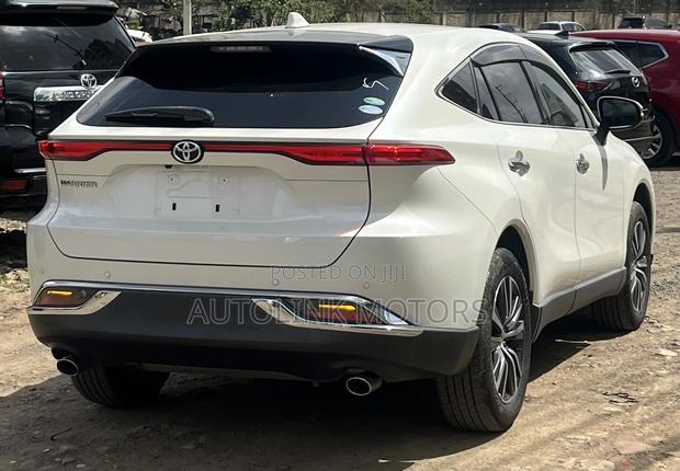 Toyota Harrier 2.0 2020 White
