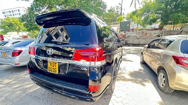 Toyota Land Cruiser 4.6 V8 ZX 2013 Black
