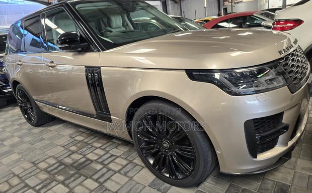 Land Rover Range Rover Vogue 2020 Gold