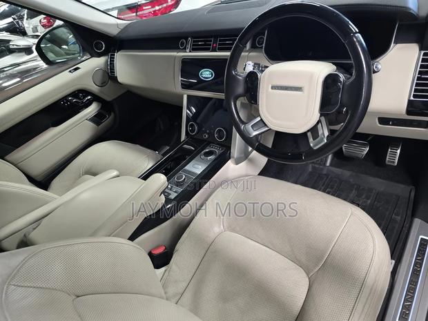 Land Rover Range Rover Vogue 2020 Gold