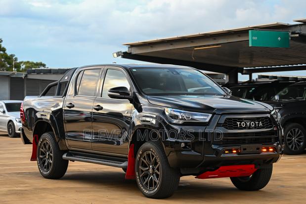 Toyota Hilux 2022 Black