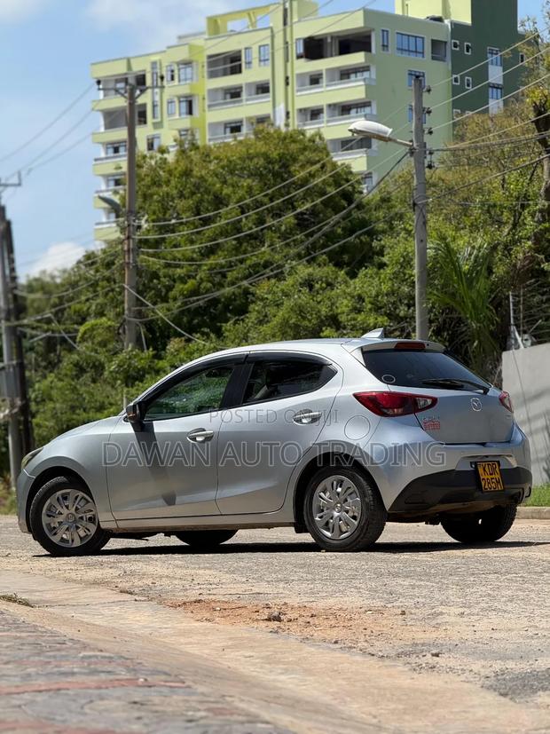 Mazda Demio 2018 Silver