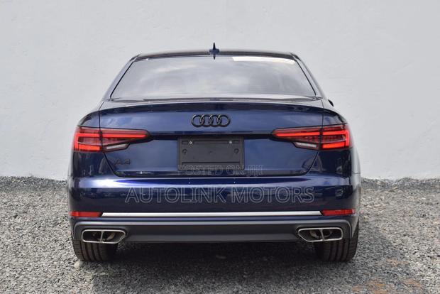 Audi A4 2.0T Tech ultra Premium FWD 2018 Blue