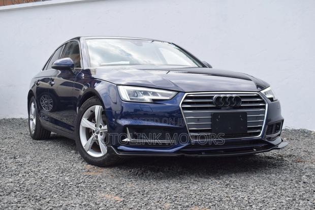 Audi A4 2.0T Tech ultra Premium FWD 2018 Blue