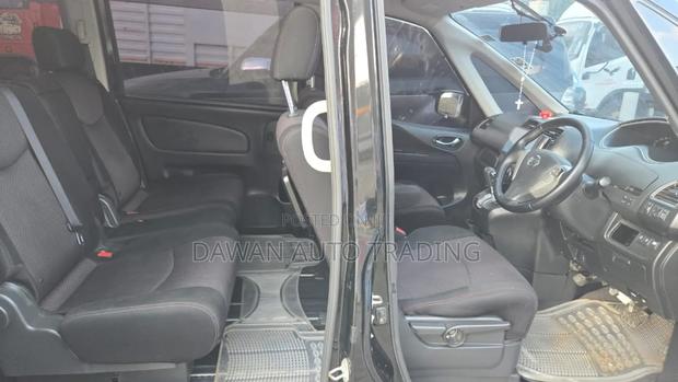 Nissan Serena 2015 Black