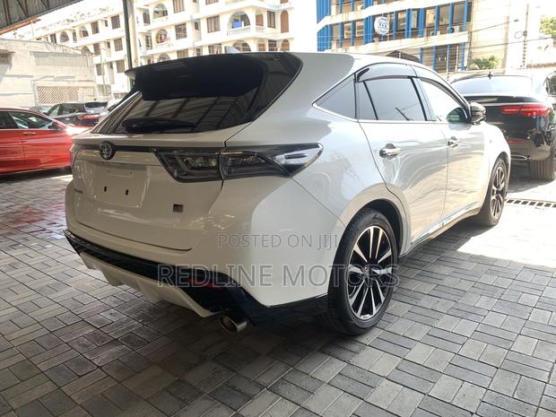 Toyota Harrier 2.0 Turbo 4WD 2018 White