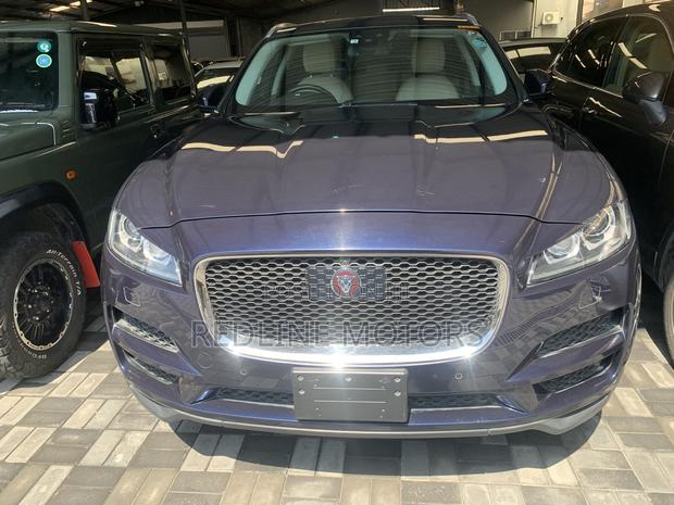Jaguar F-Pace 2017 Blue