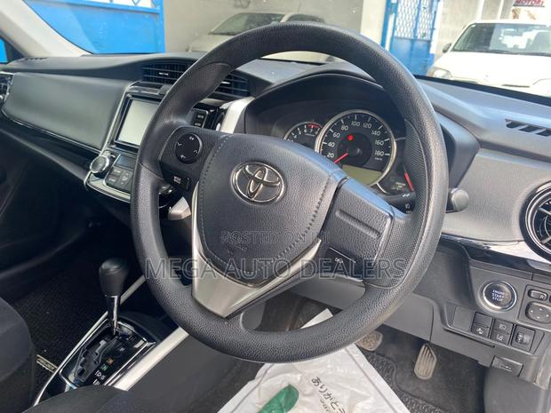 Toyota Corolla Fielder 2018 Silver