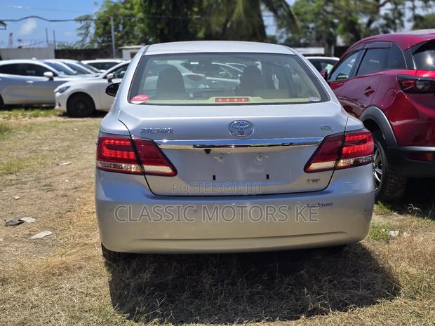 Toyota Premio 1.8 FWD 2018 Silver