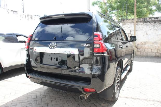 Toyota Land Cruiser Prado 2.8 2019 Black