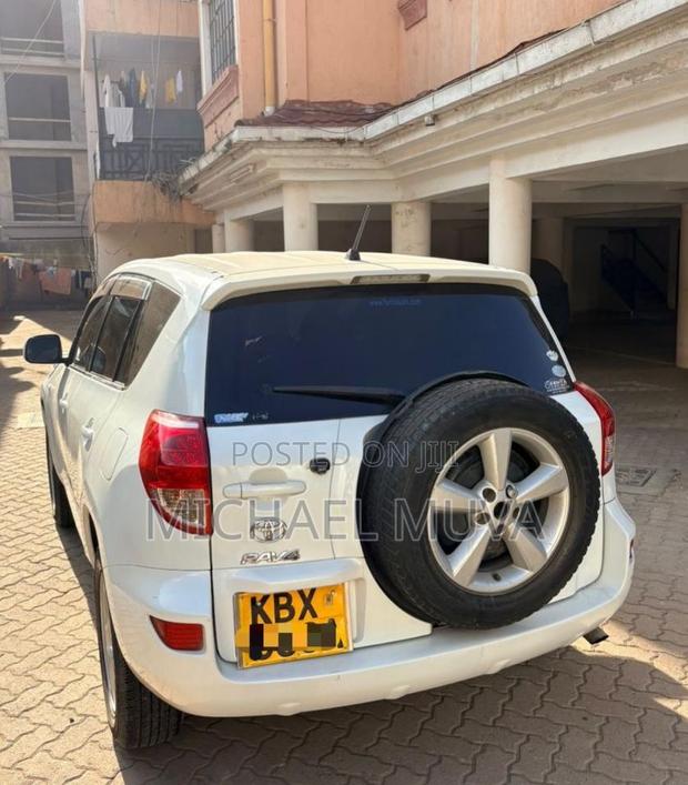 Toyota RAV4 2006 White