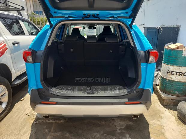 Toyota RAV4 Adventure 2019 Blue