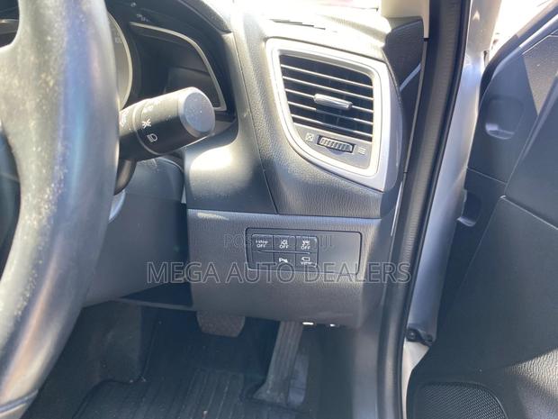 Mazda Axela 2018 Silver