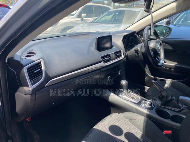 Mazda Axela 2018 Silver